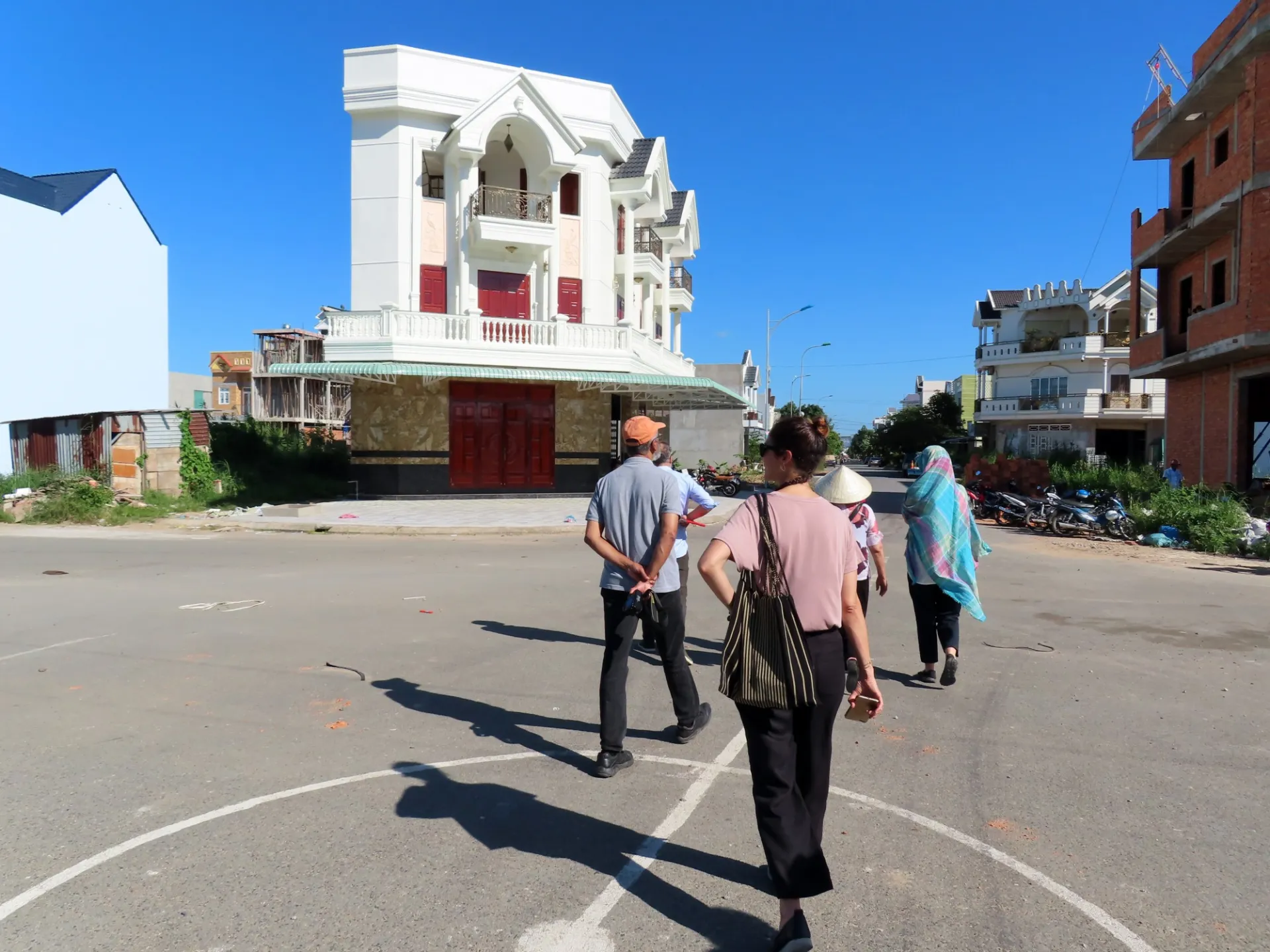 Students Visiting A Resettlement Area.JPG