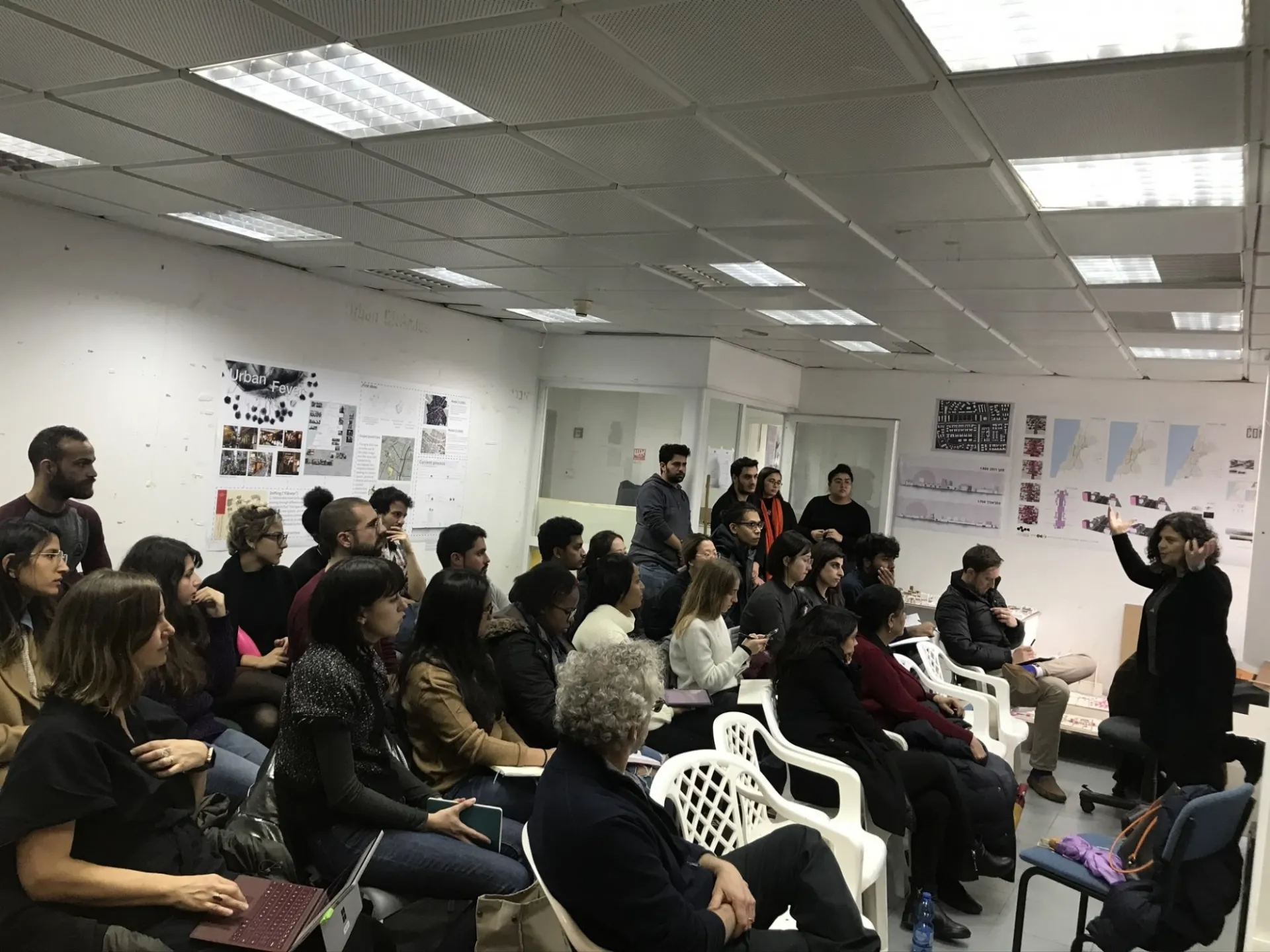 Students meetings with peers at Tel Aviv University David Azrieli School of Architecture