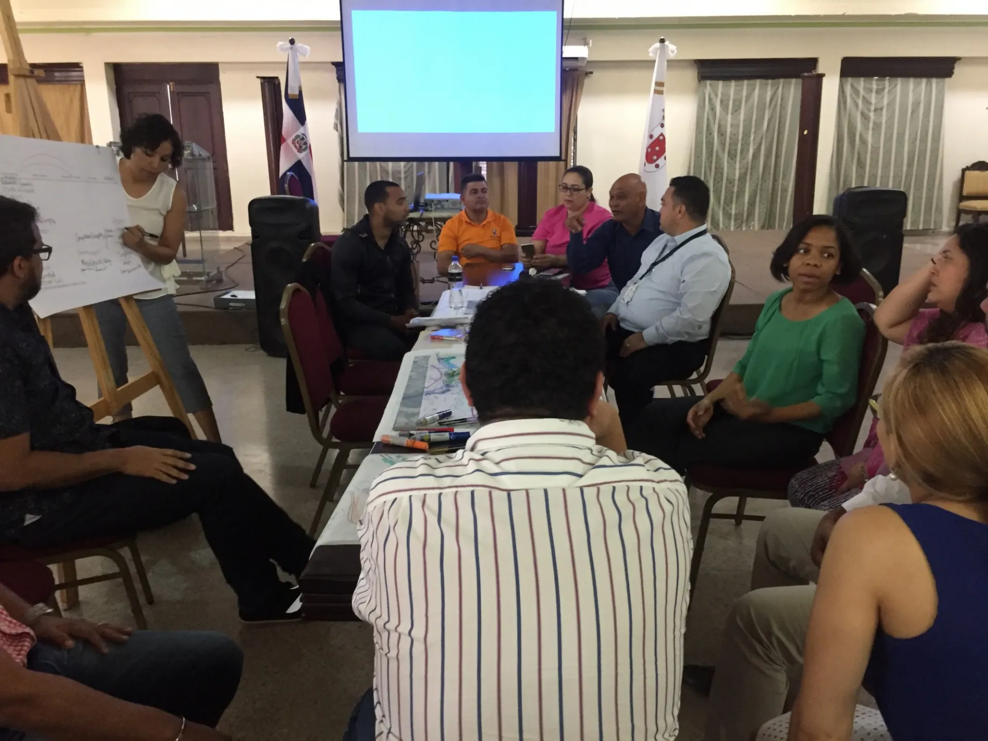 Carousel Suelo Duro Workshop Table Discussions On Day II.JPG