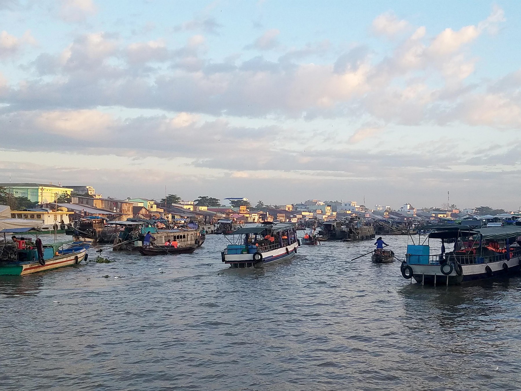 Cai Rang floating market on the Can Tho River